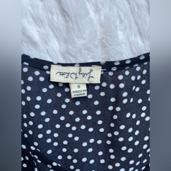 Ladies Black and White Polkadot blouse, Size Small, Crisscrossed detail on front - Picture 4 of 7